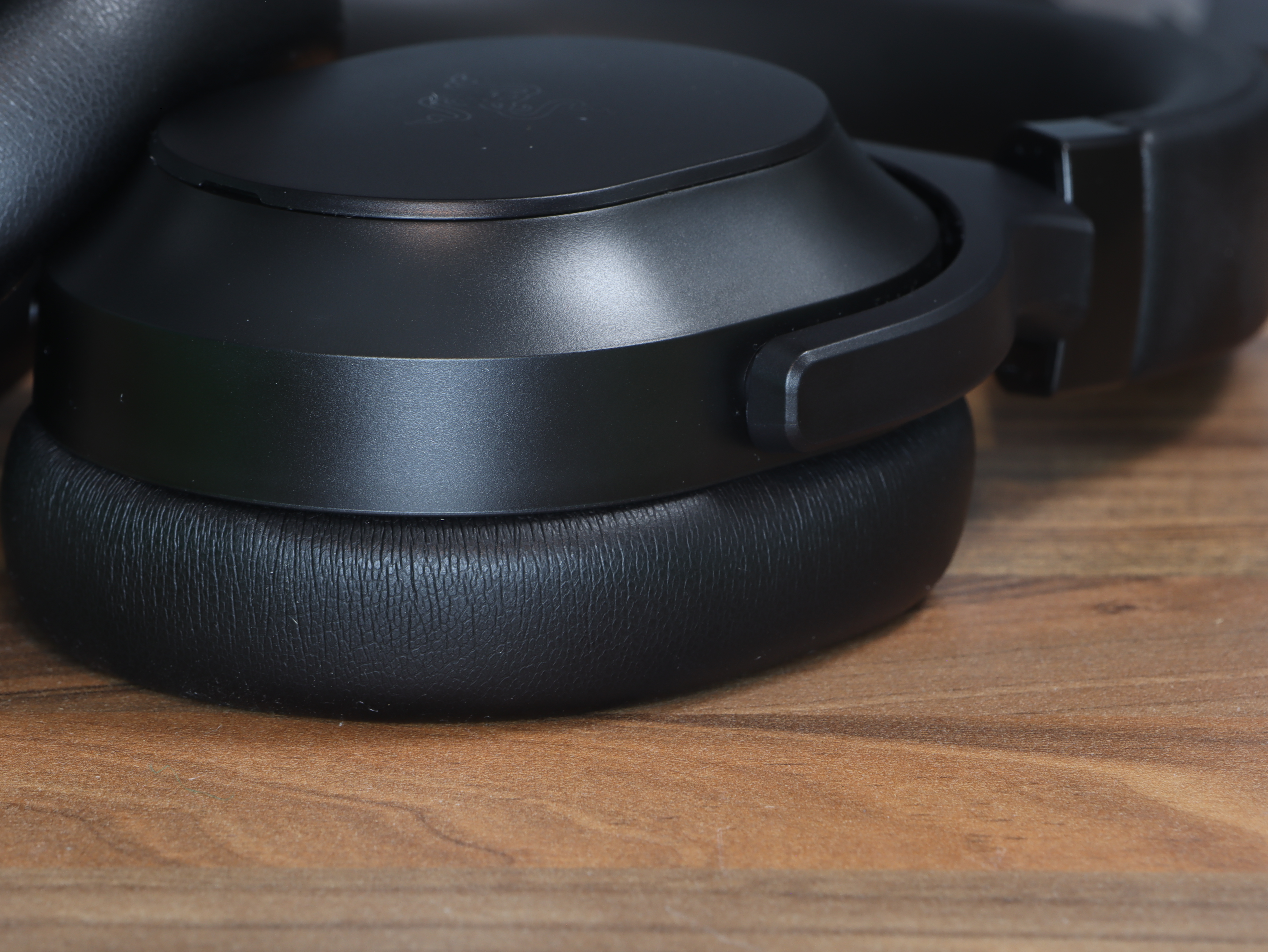 razer-barracuda-v2-pro-oerekopper.JPG